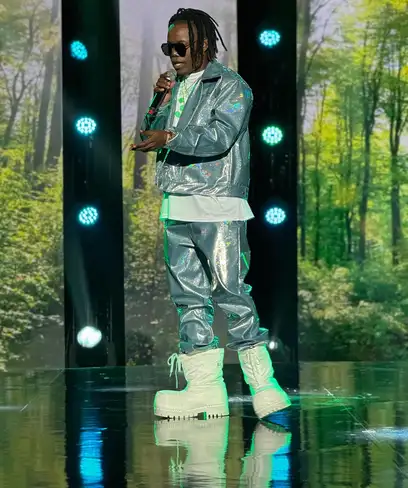 photo by web.facebook.com