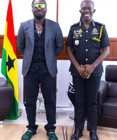 photo by web.facebook.com