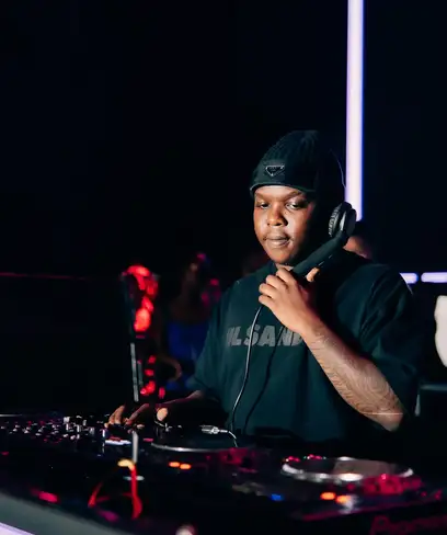 photo by web.facebook.com