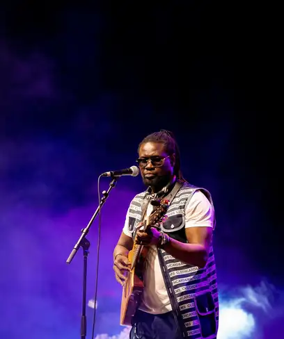 photo by web.facebook.com