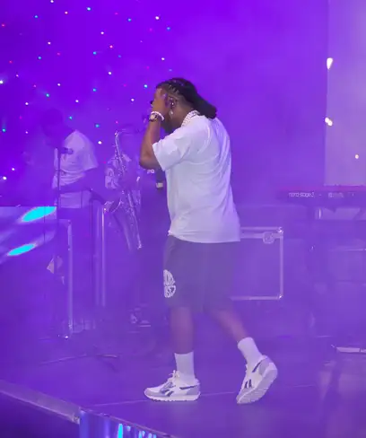 photo by web.facebook.com