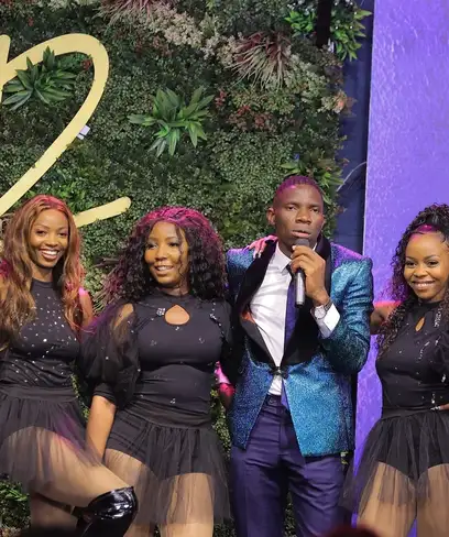 photo by web.facebook.com