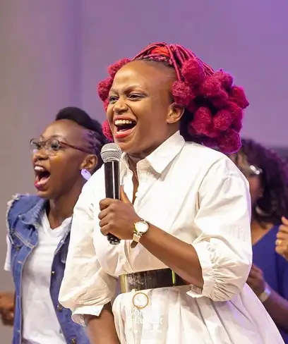 photo by web.facebook.com