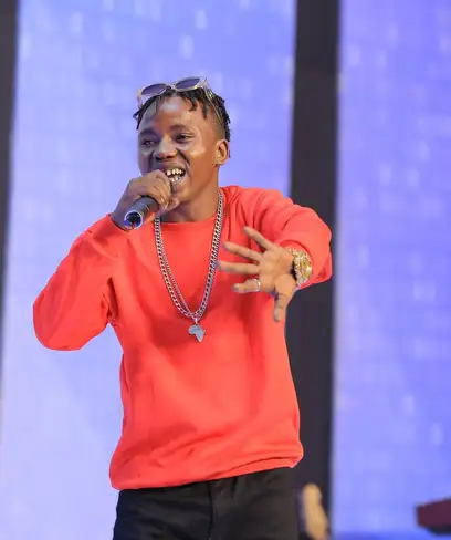 photo by web.facebook.com