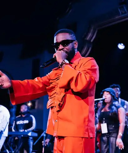 photo by web.facebook.com