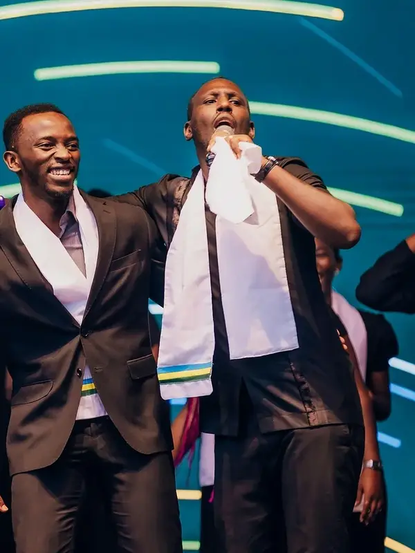 photo by web.facebook.com