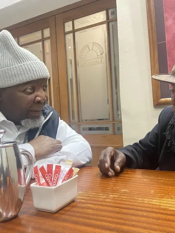 photo by web.facebook.com