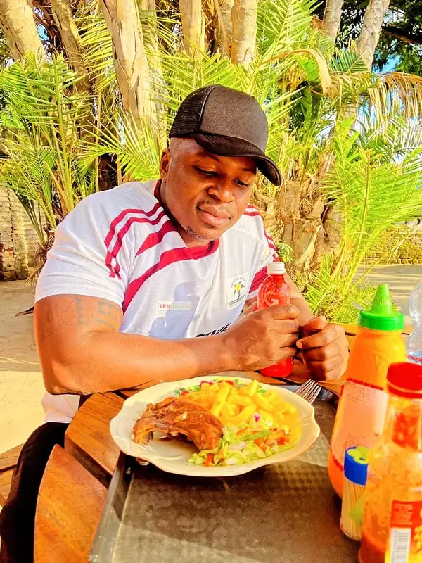 photo by web.facebook.com