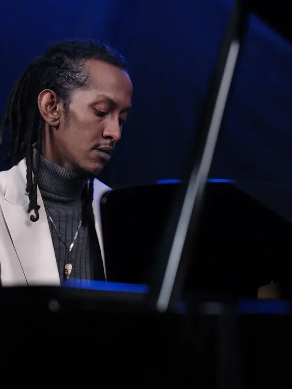 photo by web.facebook.com