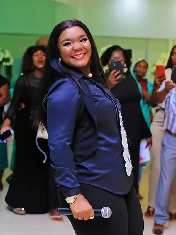 photo by web.facebook.com