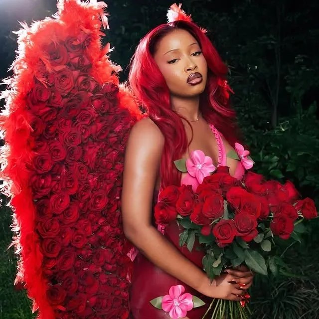 Uncle Waffles image 5