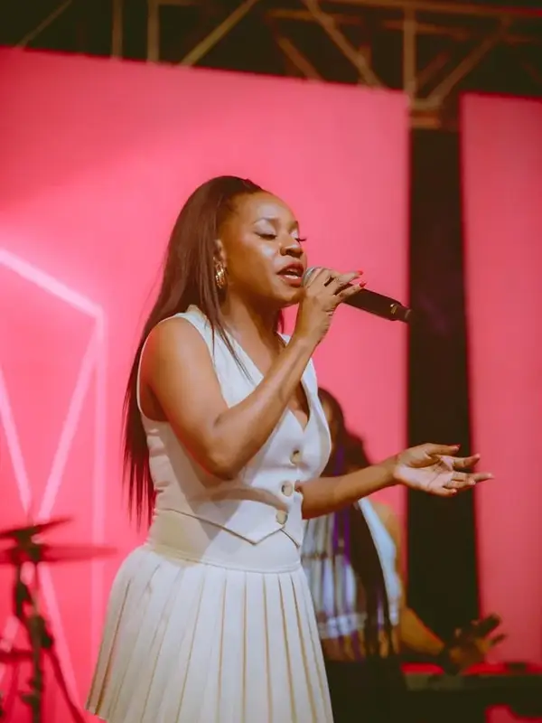 photo by web.facebook.com