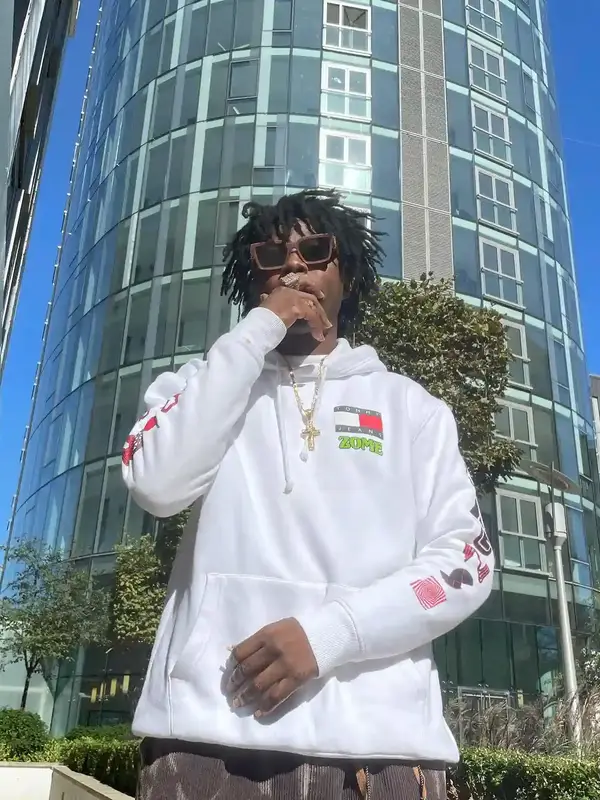 photo by web.facebook.com