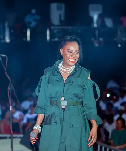 photo by web.facebook.com