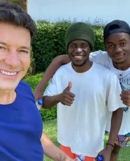 Angolans fulfill their dream of meeting Rodrigo Faro, after being welcomed by the presenter