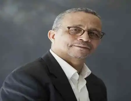 Winner of Literary Prize in Spain, writer Yasmina Khadra thanks President of the Republic for his congratulations