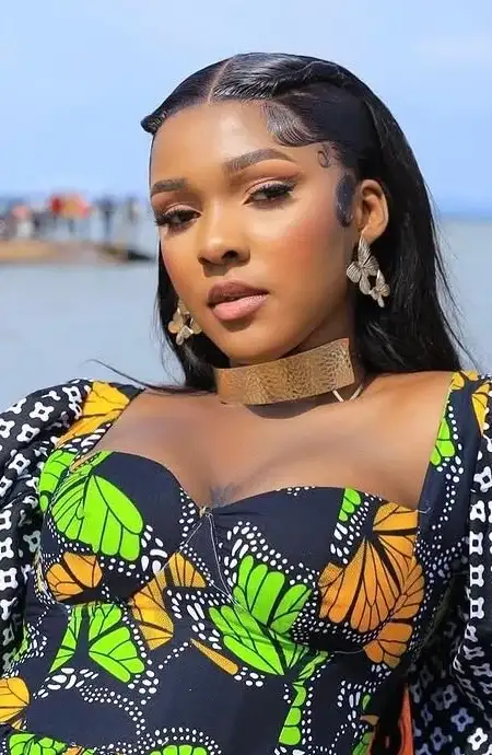 Jowy Landa Insults a Fan Who Booed Her Off Stage