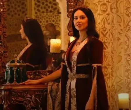 Yasmin Raeis Turns Scheherazade into a Symbol of Intelligence and Elegance