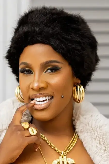 Evelyn Mic joins Dembe FM, hosting Twejjewo after Galaxy FM departure