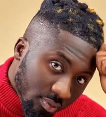 Amerado blocks lady over career question