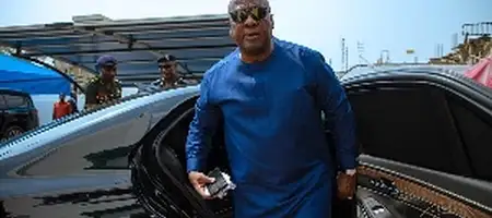 Watch as Dr Kwasi Agyeman welcomed John Mahama to his residence